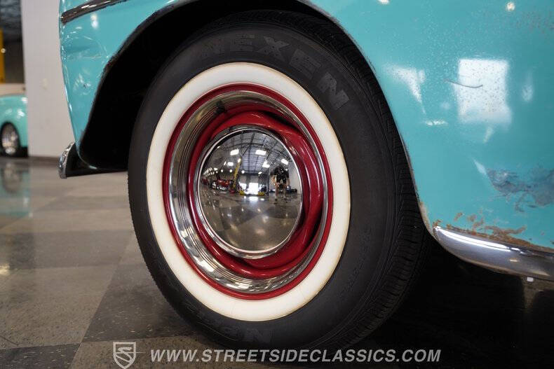 1948 Ford Deluxe
