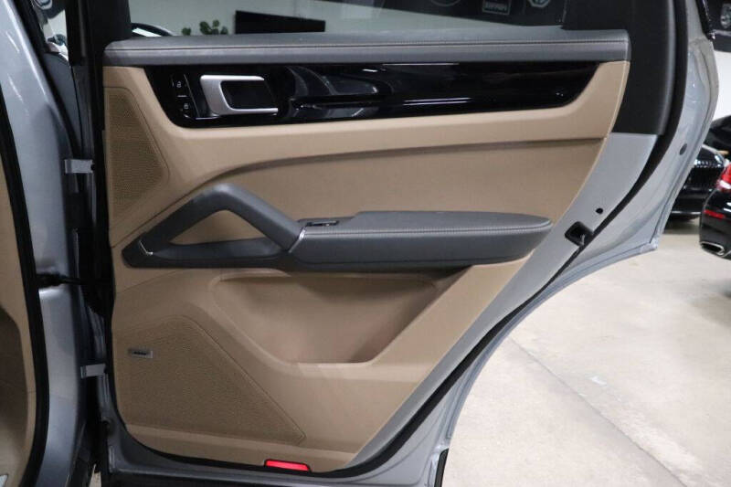 2019 Porsche Cayenne S
