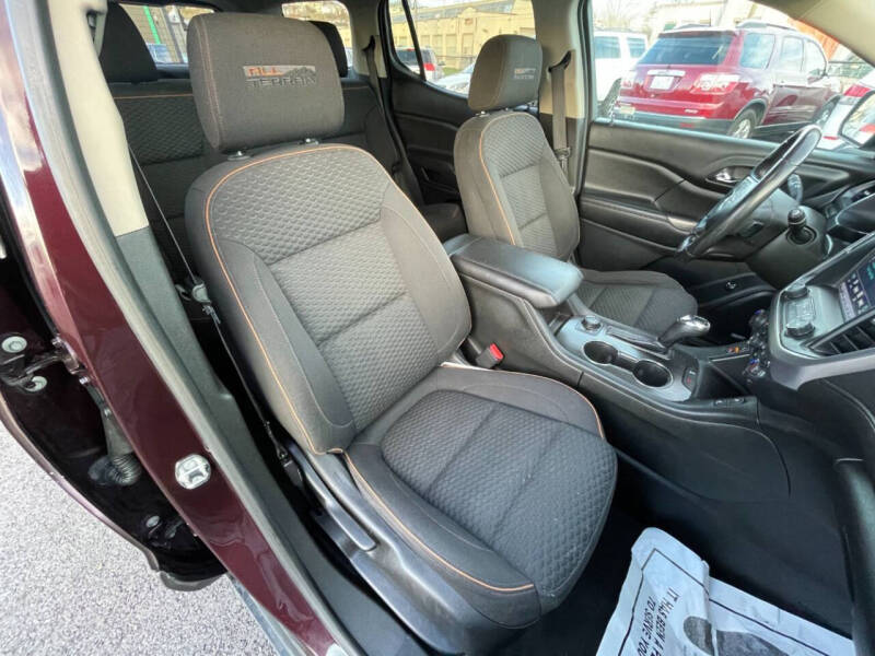 2017 GMC Acadia SLE-2