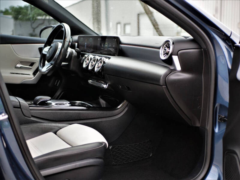 2019 Mercedes-Benz A-Class A 220