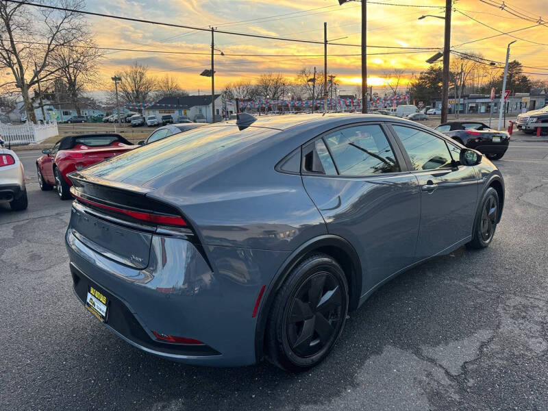 2024 Toyota Prius LE