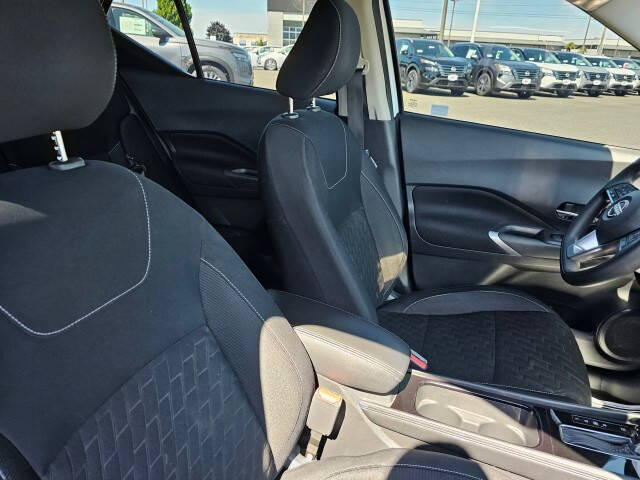 2022 Nissan Kicks SV