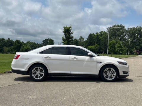 2016 Ford Taurus SEL