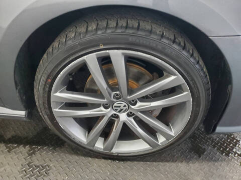 2018 Volkswagen Passat 2.0T R-Line