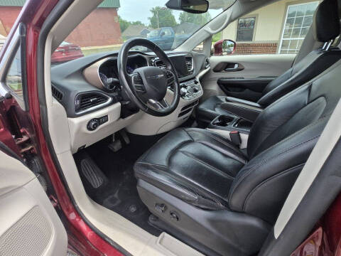 2017 Chrysler Pacifica Touring-L Plus