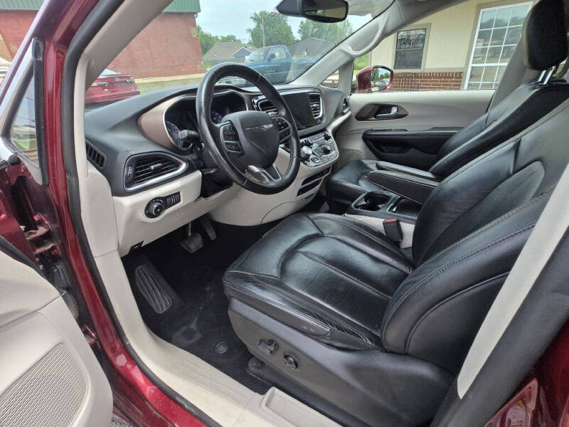 2017 Chrysler Pacifica Touring-L Plus