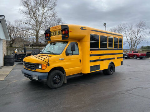 2006 Ford E-Series for sale at CarSmart Auto Group in Orleans IN
