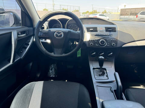 2013 Mazda MAZDA3 i SV