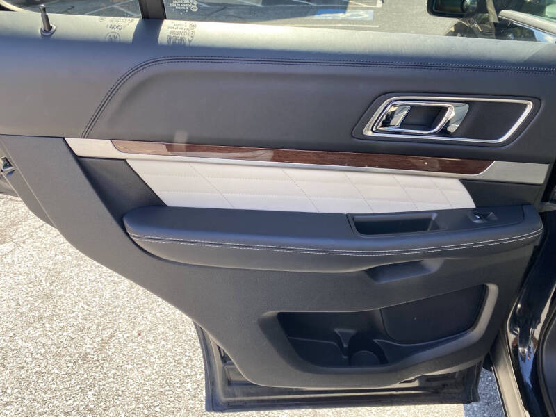 2017 Ford Explorer Platinum
