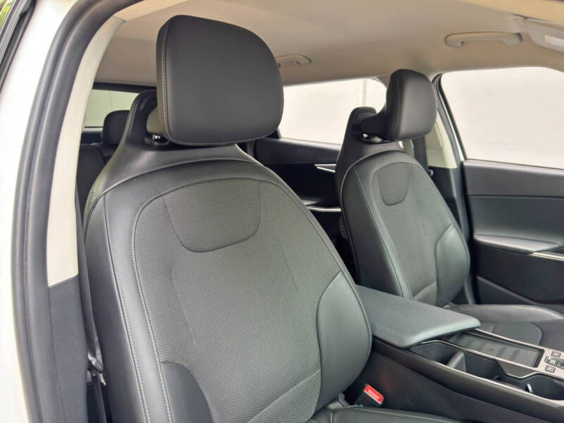 2024 Kia EV6 Light