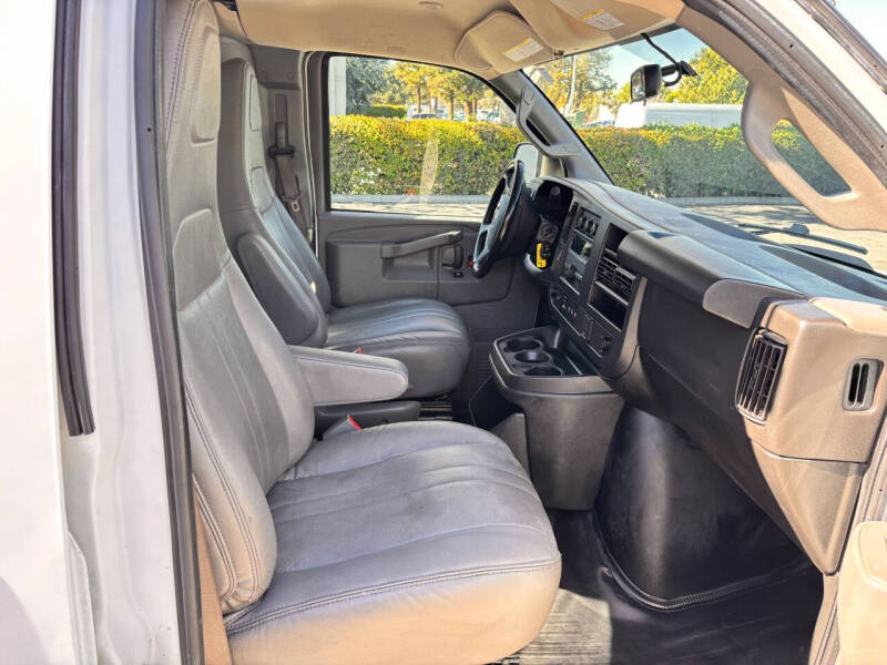 2023 Chevrolet Express 2500