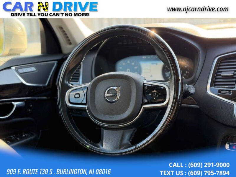 2016 Volvo XC90 T6 Momentum