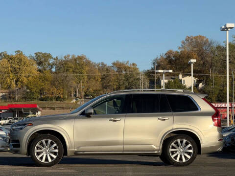 2016 Volvo XC90 T6 Momentum