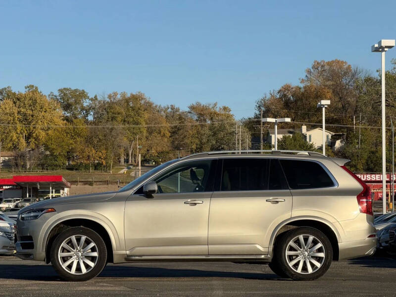 2016 Volvo XC90 T6 Momentum