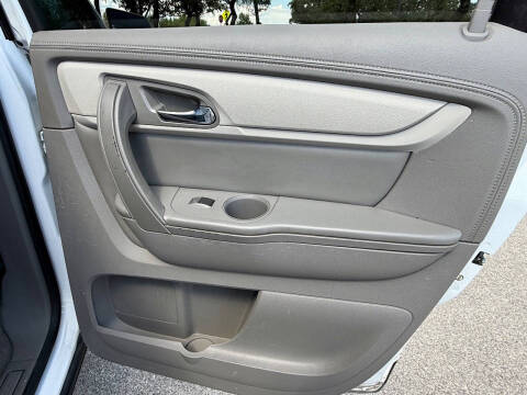 2017 Chevrolet Traverse LS