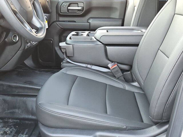 2024 Chevrolet Silverado 3500HD CC Work Truck