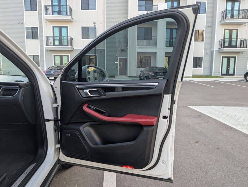 2018 Porsche Macan S