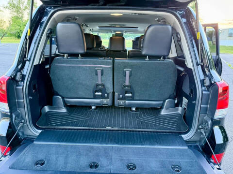 2016 Toyota Land Cruiser