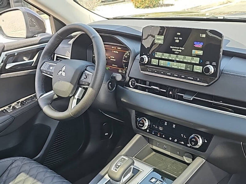 2025 Mitsubishi Outlander PHEV SEL