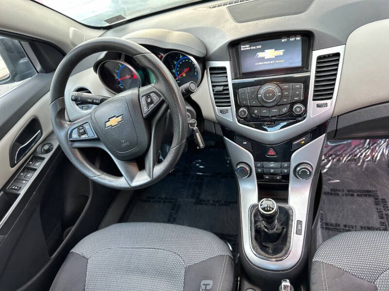 2016 Chevrolet Cruze Limited 1LT Manual