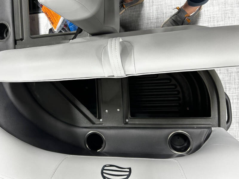 2026 Sun Tracker PARTY BARGE 18 FT PARTY