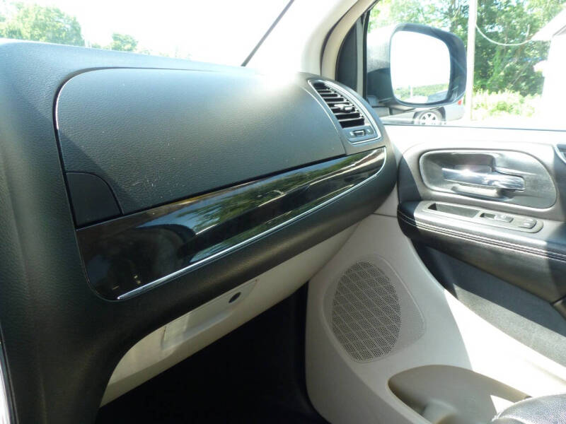 2013 Chrysler Town and Country Touring