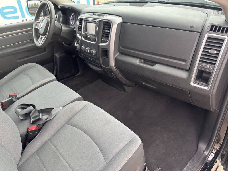 2024 RAM 1500 Classic SLT