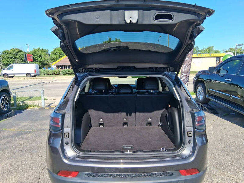 2022 Jeep Compass Latitude Lux