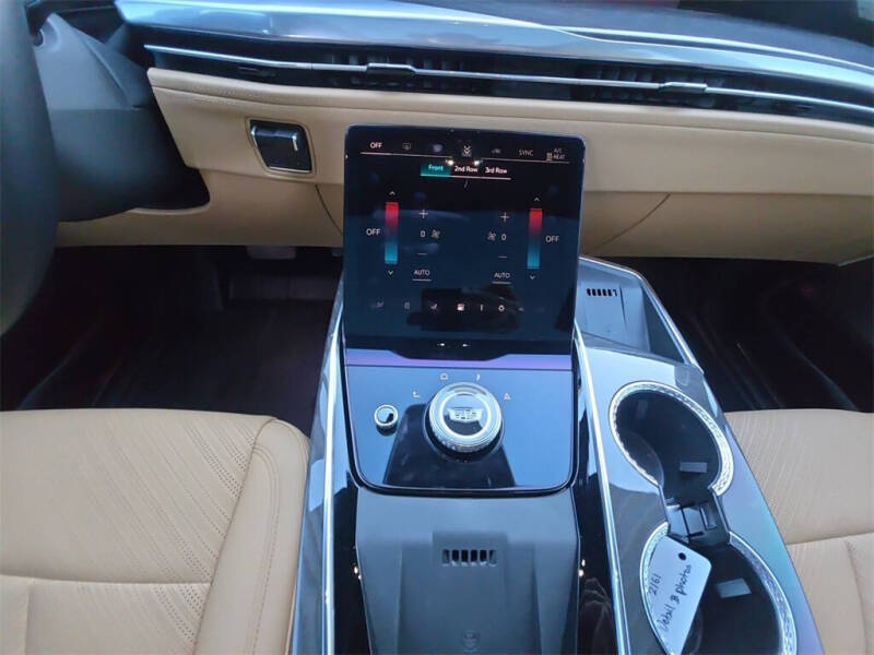 2025 Cadillac Escalade IQ Sport 2