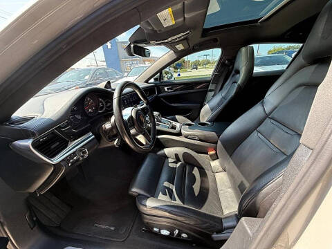 2017 Porsche Panamera 4