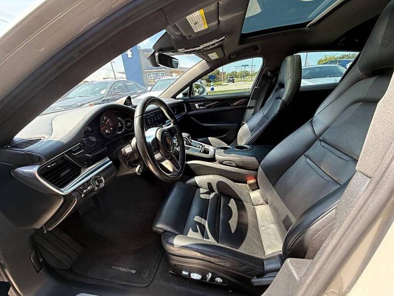 2017 Porsche Panamera 4