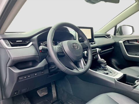 2025 Toyota RAV4 Hybrid XLE Premium