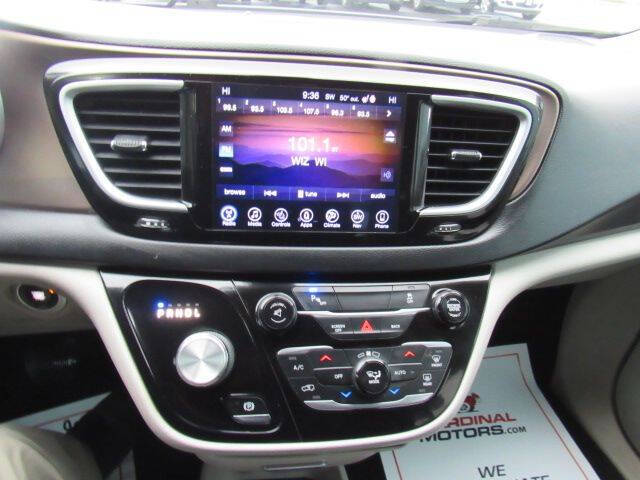 2017 Chrysler Pacifica Touring-L Plus