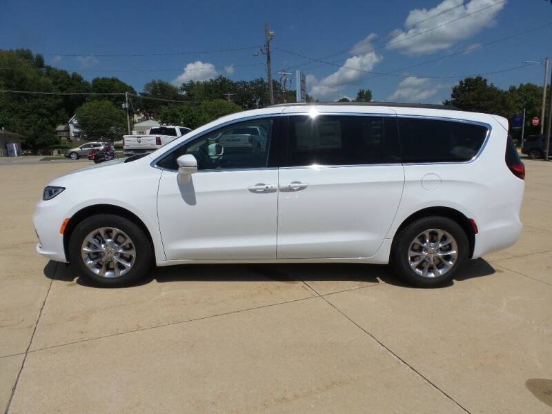 2022 Chrysler Pacifica for sale at WAYNE HALL CHRYSLER JEEP DODGE in Anamosa IA