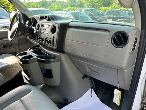 2017 Ford E-Series E-450 SD