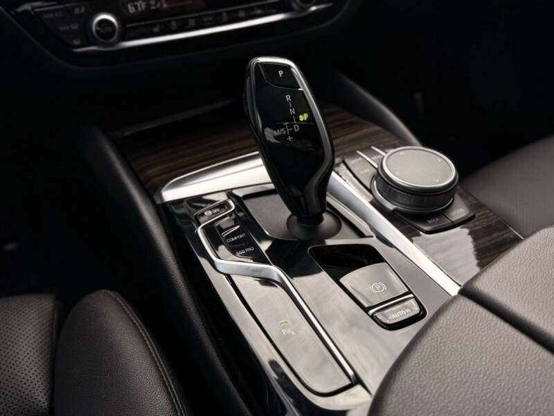 2021 BMW 5 Series 530i