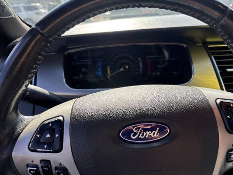 2018 Ford Taurus SEL