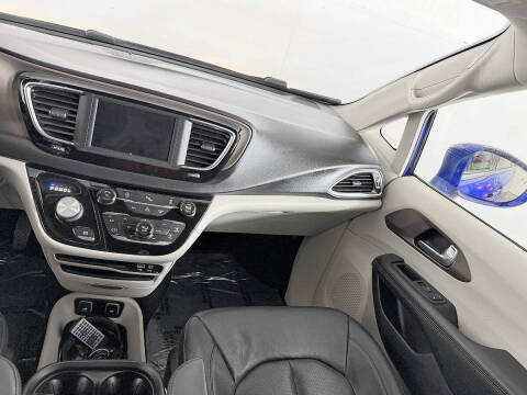 2018 Chrysler Pacifica Touring L
