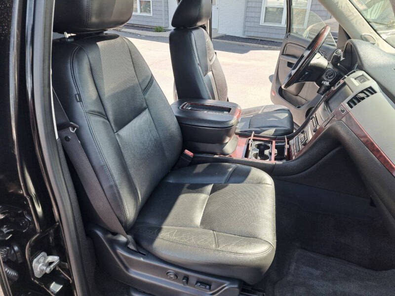 2012 Cadillac Escalade Luxury - Photo 15