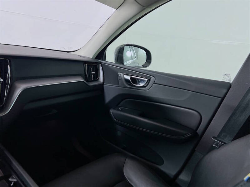 2023 Volvo XC60 B5 Core