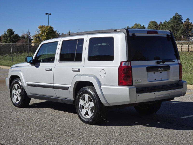 2008 Jeep Commander Sport