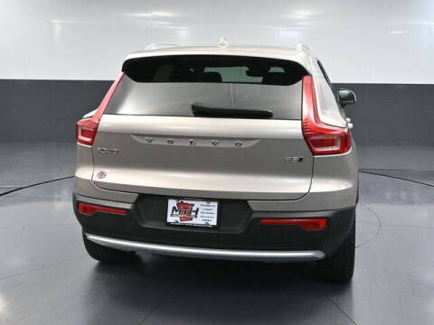 2023 Volvo XC40 B5 Core