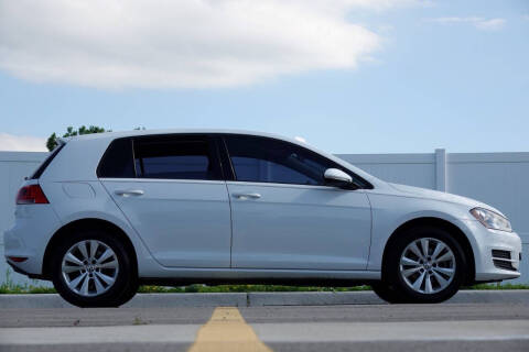 2015 Volkswagen Golf TDI SE