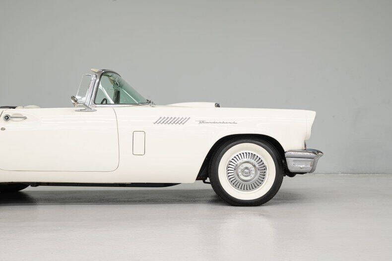 1957 Ford Thunderbird