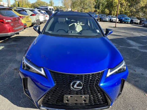2025 Lexus UX 300h