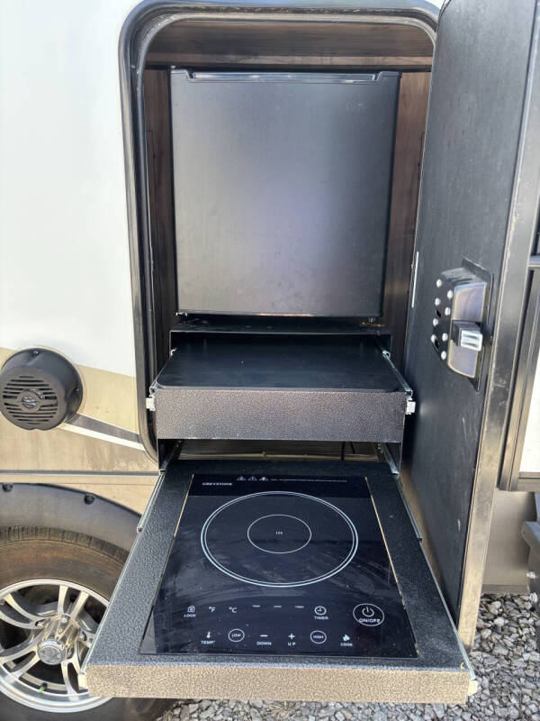 2020 Palomino Solaire 260FKBS