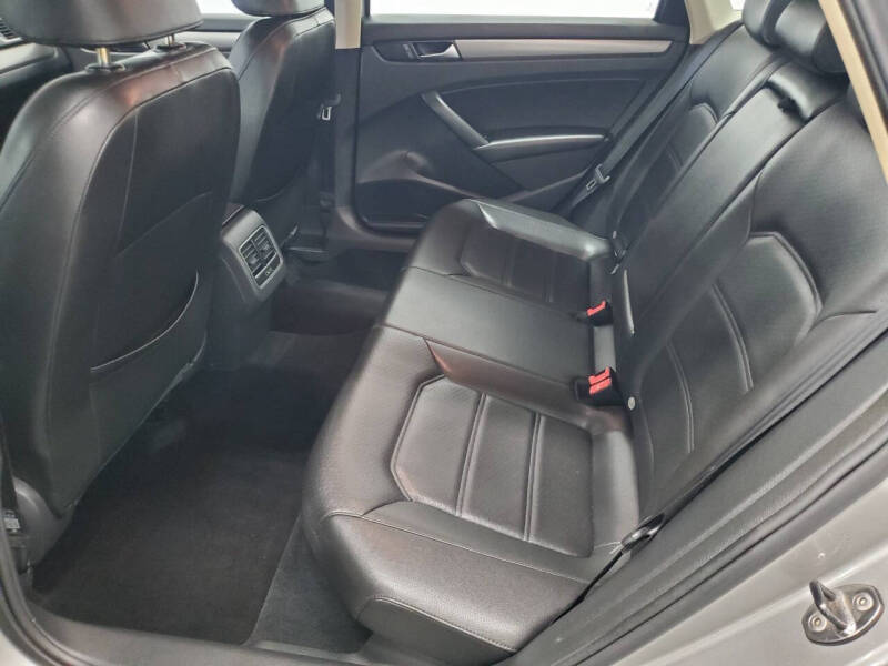 2014 Volkswagen Passat 1.8T SE