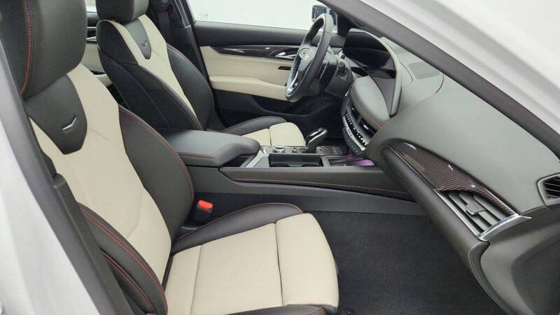 2025 Cadillac CT5 Sport