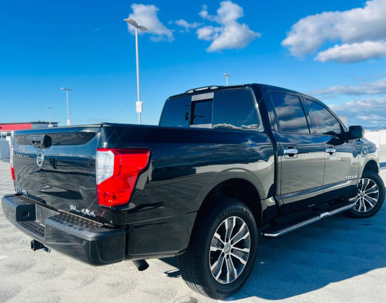 2017 Nissan Titan SL