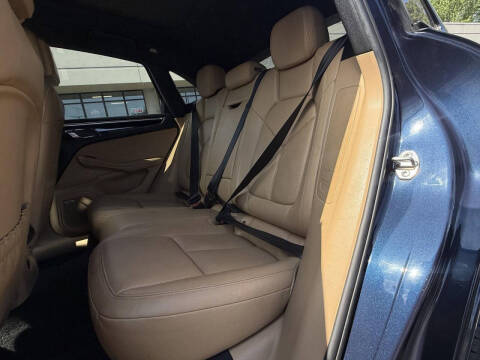 2017 Porsche Macan